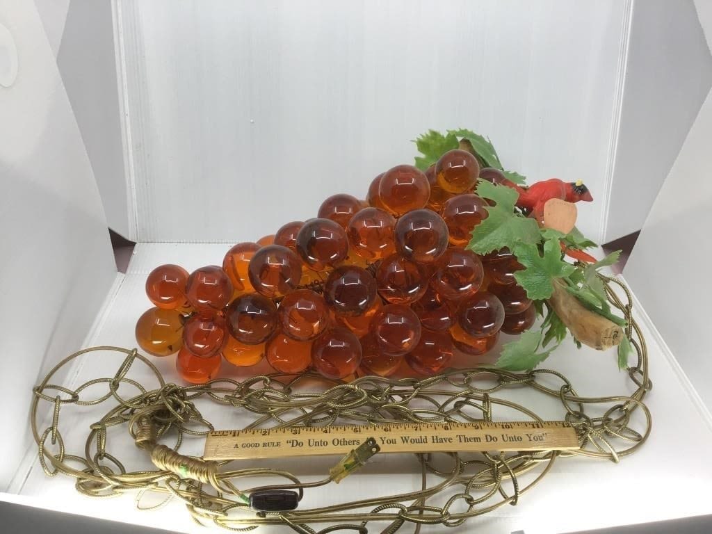 VINTAGE MCM LUCITE ORANGE GRAPE CLUSTER HANGING (1 of 2)