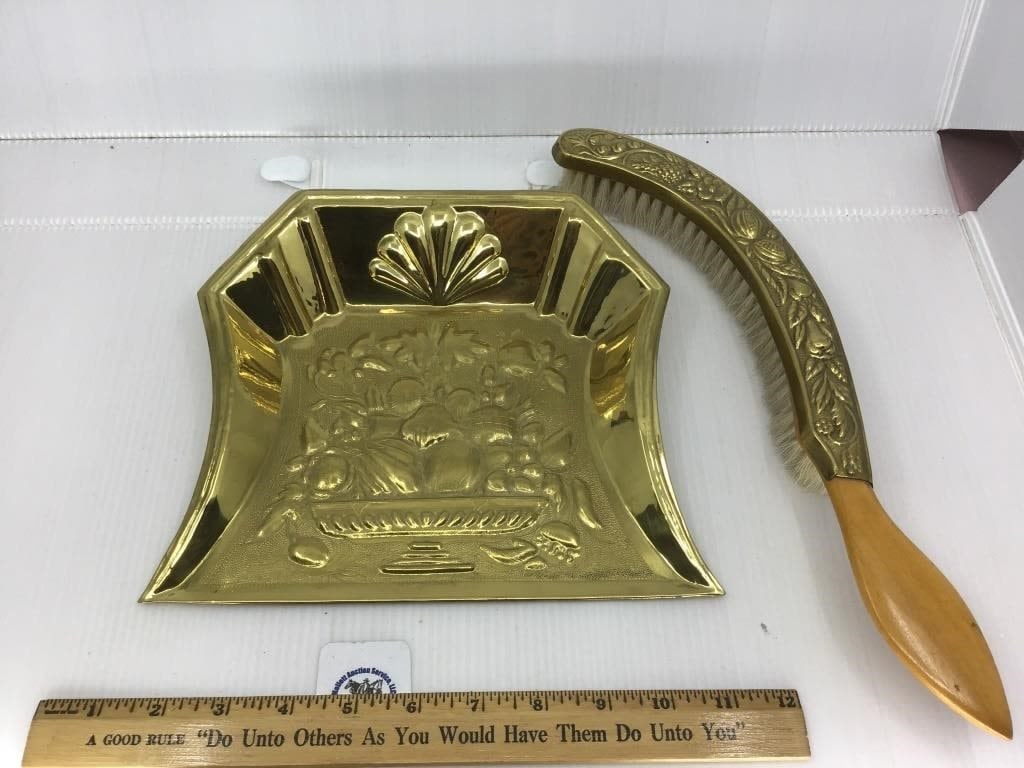 ANTIQUE BRASS CRUMB/DUST BROOM  & DUSTPAN (1 of 1)