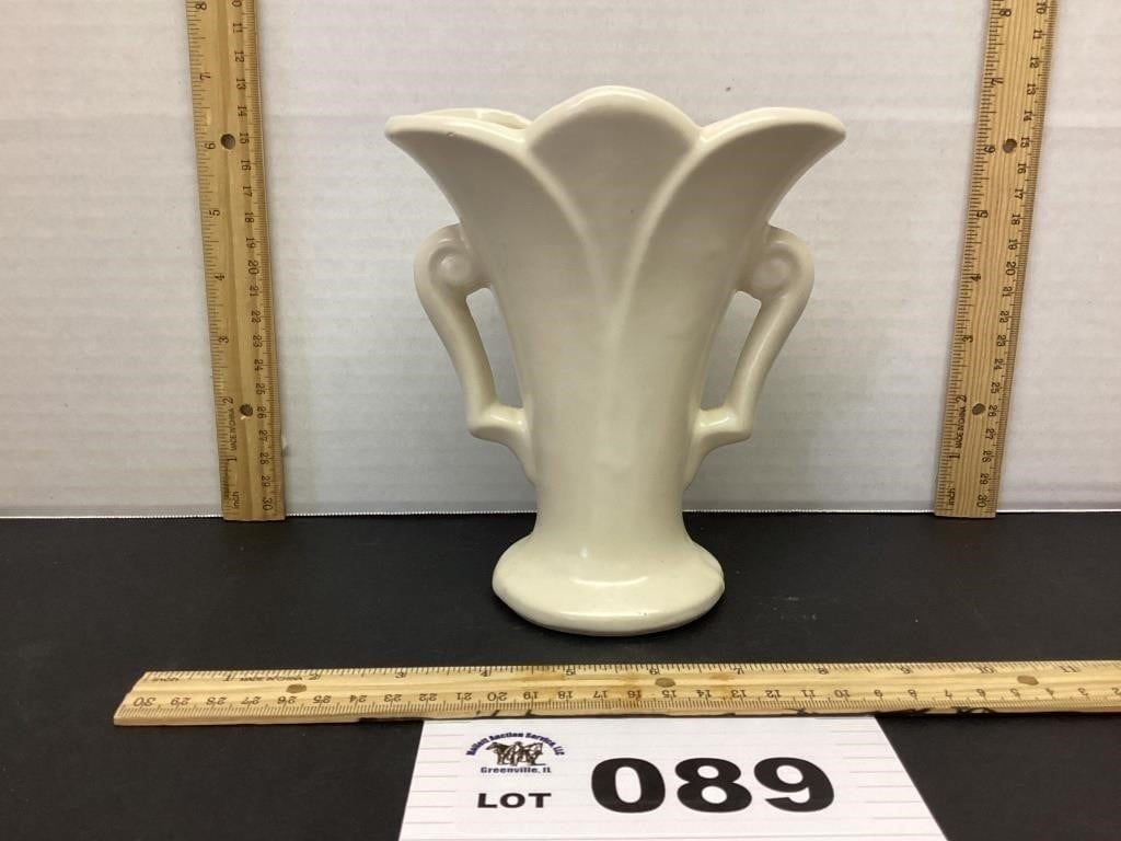 U.S.A. IVORY POTTERY VASE: U.S.A. IVORY POTTERY VASE