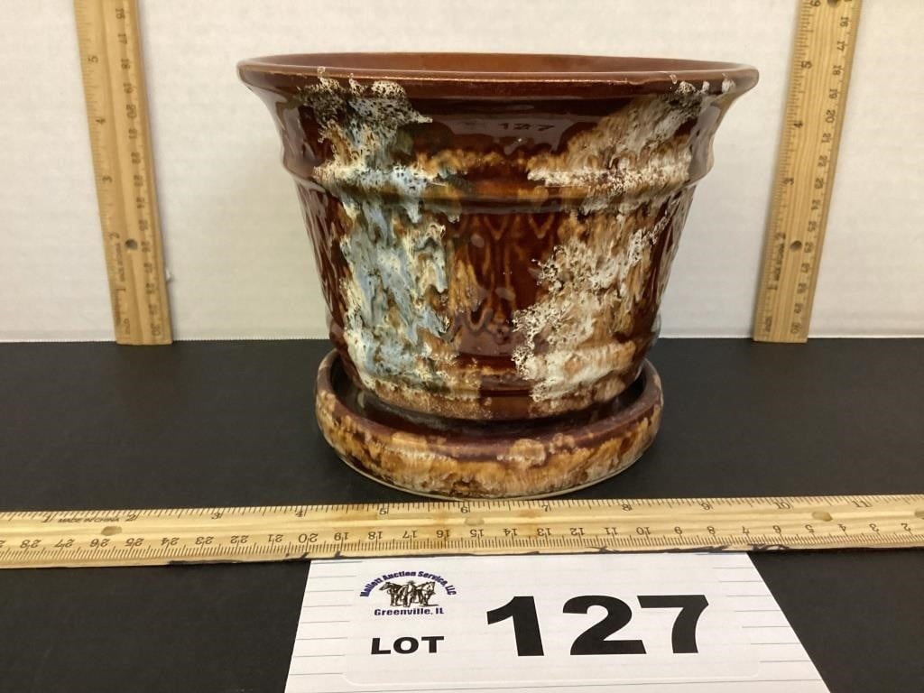 BROWN HULL POTTERY PLANTER (1 of 3)