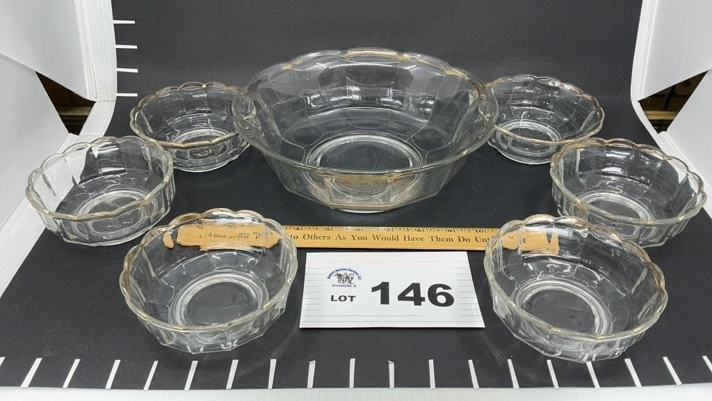 HEISY GLASS CO MASTER BOWL & 6 BERRYBOWLS: HEISY GLASS CO MASTER BOWL & 6 BERRYBOWLS