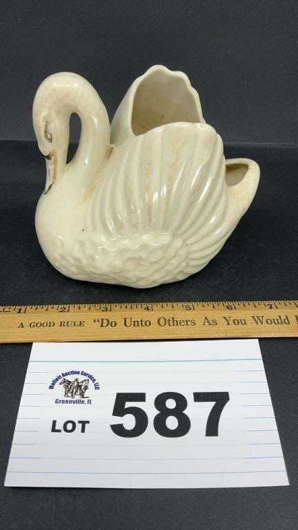UNMARKED 5 inch SWAN PLANTER: UNMARKED 5 inch SWAN PLANTER