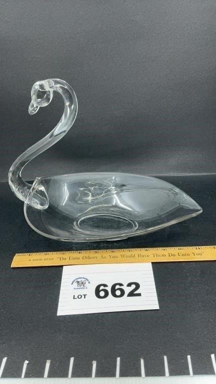DUNCAN MILLER GLASS CO. LARGE PALL MALL SWAN 10: INCHES TALL