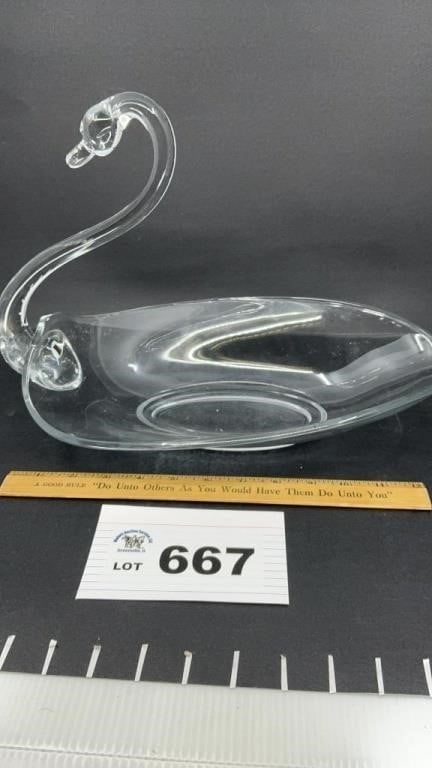 DUNCAN MILLER PALL-MALL LARGE SWAN 10 INCHES TALL: DUNCAN MILLER PALL-MALL LARGE SWAN 10 INCHES TALL