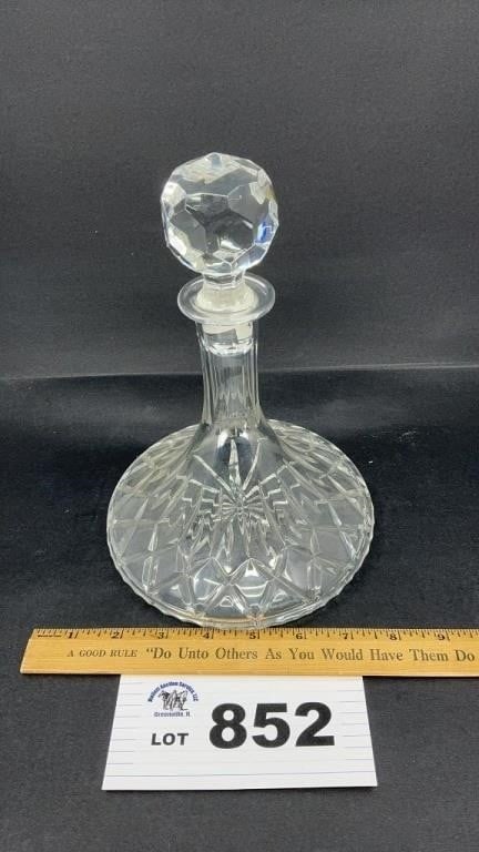 CRYSTAL DECANTER WITH STOPPER 9 INCHES TALL: CRYSTAL DECANTER WITH STOPPER 9 INCHES TALL