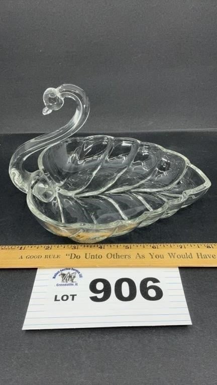 DUNCAN MILLER 6 inch SYLVAN GLASS SWAN: DUNCAN MILLER 6 inch SYLVAN GLASS SWAN