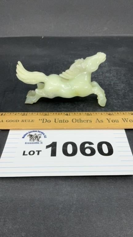 CHINESE JADE CARVING OF HORSE: CHINESE JADE CARVING OF HORSE