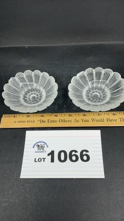 LALIQUE CRYSTAL DAISY TRINKET BOWLS: LALIQUE CRYSTAL DAISY TRINKET BOWLS