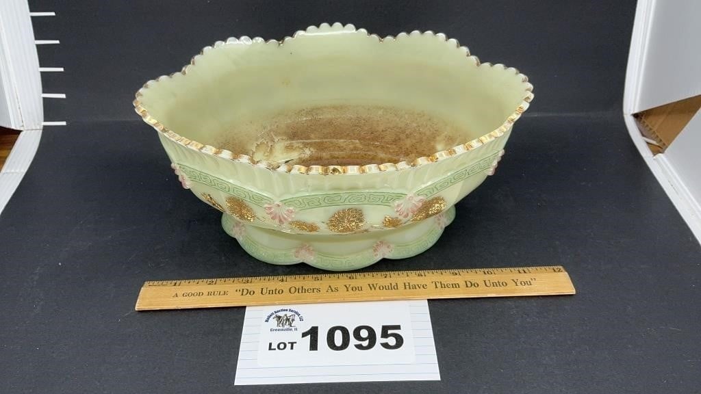 1899 EAPG NORTHWOOD CHRYSANTHEMUM SPRIG URANIUM: CUSTARD GLASS BERRY BOWL