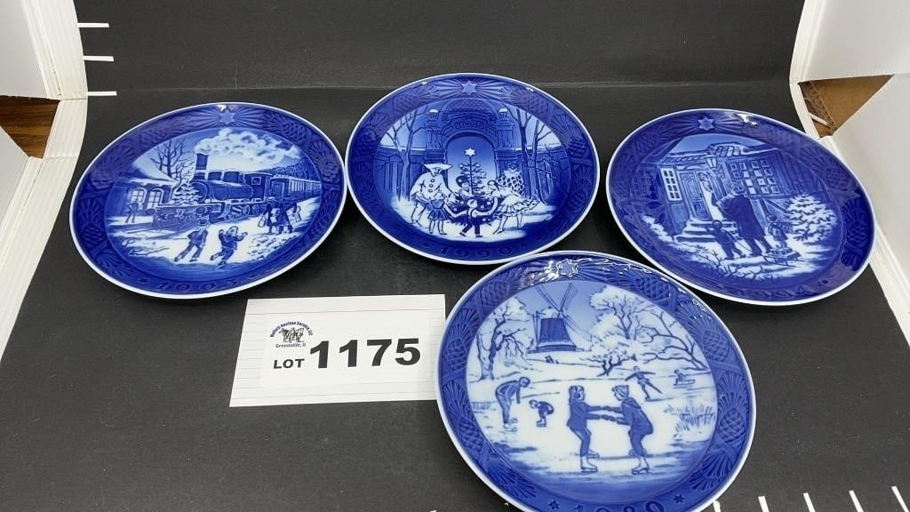 ROYAL COPENHAGEN DECOR PLATES 4: ROYAL COPENHAGEN DECOR PLATES 4