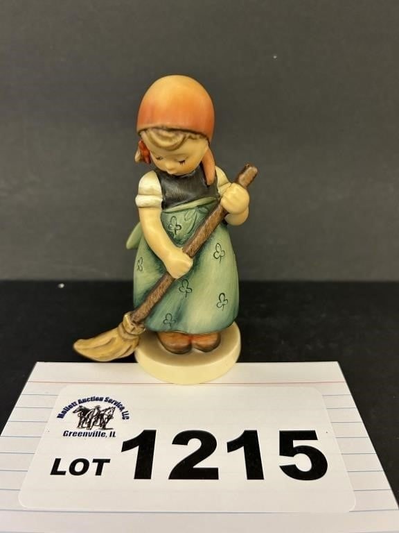 MJ HUMMEL GOEBEL FIGURINE - LITTLE SWEEPER GIRL: MJ HUMMEL GOEBEL FIGURINE - LITTLE SWEEPER GIRL