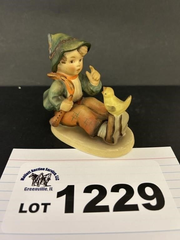 MJ HUMMEL GOEBEL FIGURINE - SINGING LESSONS - 63 (1 of 3)