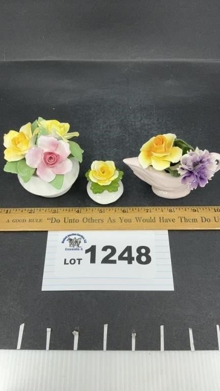 BONE CHINA FLORALS, lamp missing pcs: BONE CHINA FLORALS, lamp missing pcs