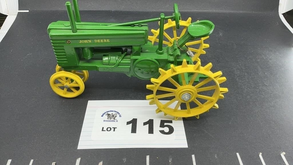 JOE ERTL JOHN DEERE MODEL G (1 of 5)