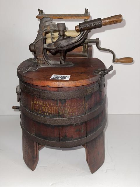 Child's or Salesman Sample round Wooden Wringer wash machine, The Baby, Tinley Park (1 of 8)