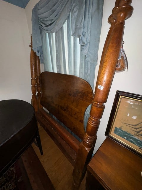 TIGER & BIRDSEYE MAPLE 4 POST MID-1800'S ROPE BED, 57.5"WX78"H (1 of 3)