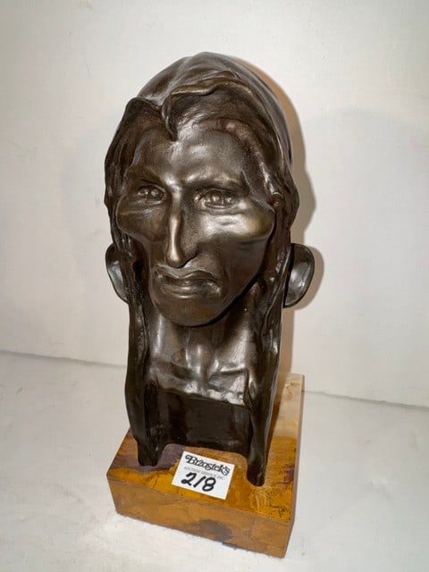 1908 FREDERICK REMINGTON "THE SAVAGE": BRONZE BUSTOF NATIVE AMERICAN, SGN. ON ONYX BASE
