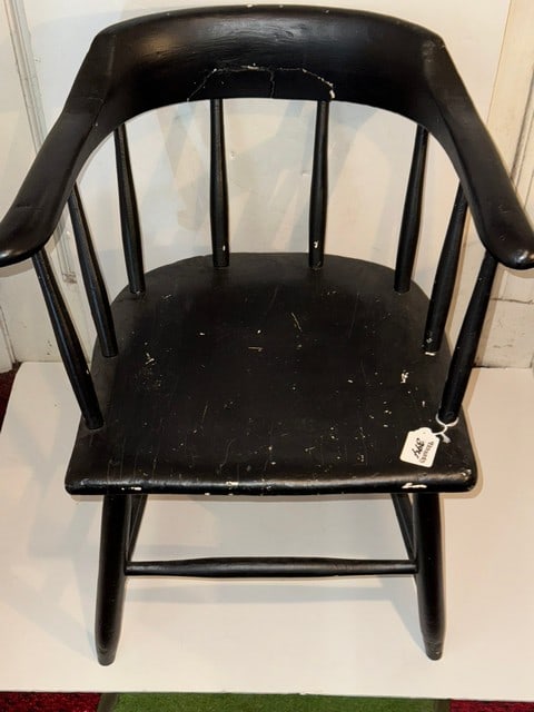 BLACK PAINT HOOPED BACK PLANK SEAT ARM CHAIR: BLACK PAINT HOOPED BACK PLANK SEAT ARM CHAIR