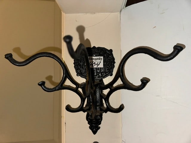 WROUGHT IRON SWIVEL 3 BRANCH COAT HANGER: WROUGHT IRON SWIVEL 3 BRANCH COAT HANGER