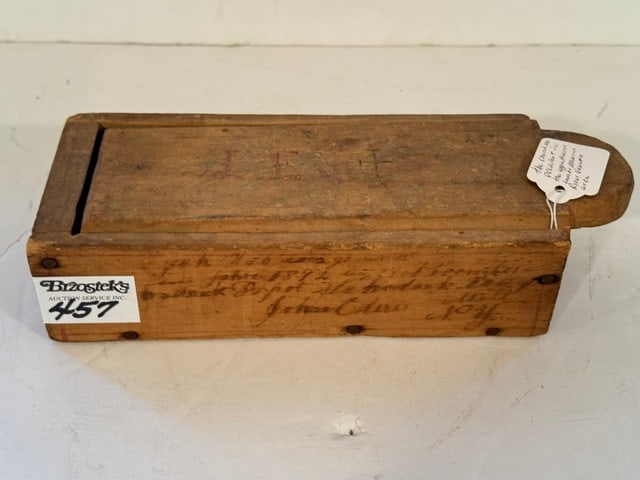 EARLY ENGRAVED WOODEN BOX BY JOHN EDERES (1 of 7)