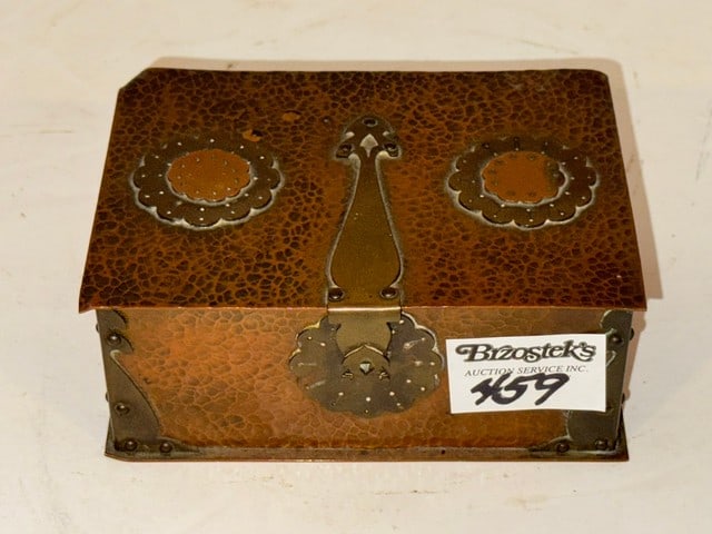 ROYCROFT, STICKLEY CRAFTSMEN ? COPPER COVERED TRINKET BOX, 5"L X 4"D X 2"H (1 of 4)