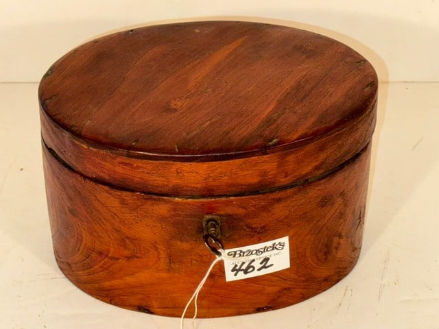 OVAL WOODEN COVERED COLLAR BOX, 7.5"L X 5.25" D X 5"H (1 of 4)