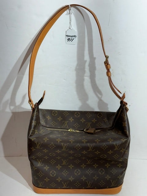 AUTHENTIC LOUIS VUITTON AMFAR THREE VANITY STAR SOUPLE M472275 (1 of 6)