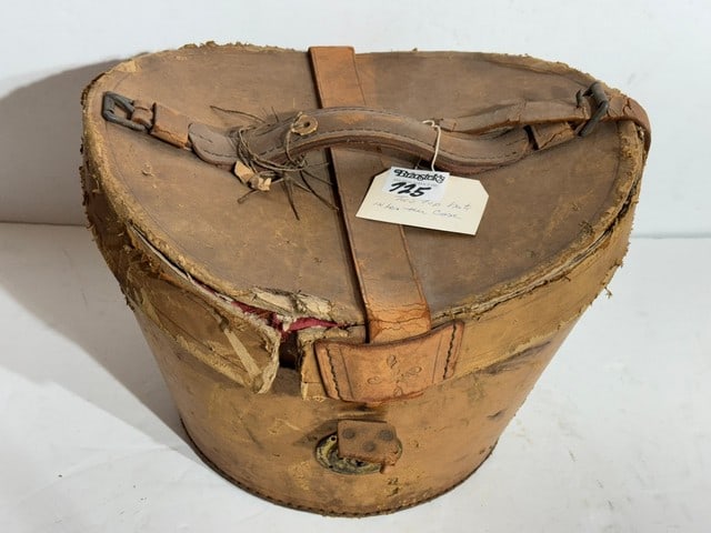 YOUNG BROTHERS BROADWAY TOP HAT IN LEATHER TRAVELING CASE & POPUP TOP HAT (1 of 6)