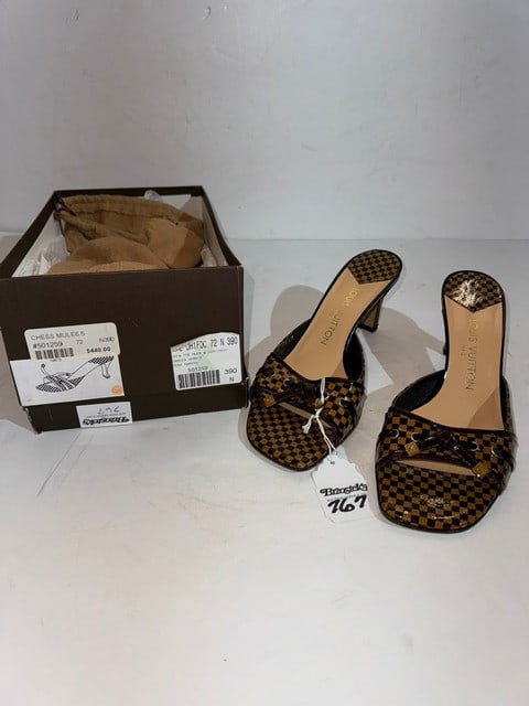 AUTHENTIC LOUIS VUITTON CHESS NULE 6.5 #501259 (ORIGINAL PRICE $440 SIZE 39 MADE IN ITALY (1 of 5)