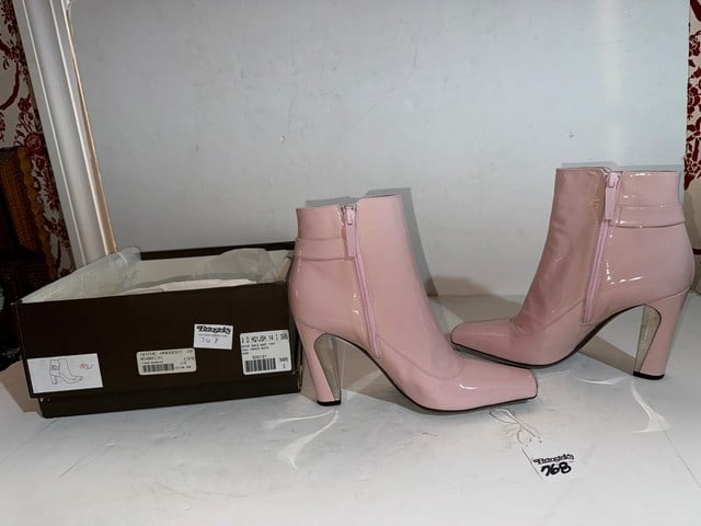 LOUIS VUITTON SHINE ANKLE BOOT 100M VEAU VERNIS SHINE ROSE #500131 SERIAL NO B00083 (1 of 2)