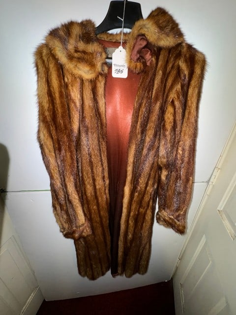 VINTAGE GERTENFELD MINK FUR COAT, LINED, 40"L, SIZE 10: VINTAGE GERTENFELD MINK FUR COAT, LINED, 40"L, SIZE 10