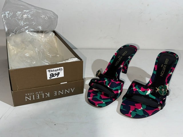 LOUIS VUITTON RED/GREEN/BLACK OPEN TOE & HEEL SHOE ,3.5" HEEL, BR0023 (1 of 4)