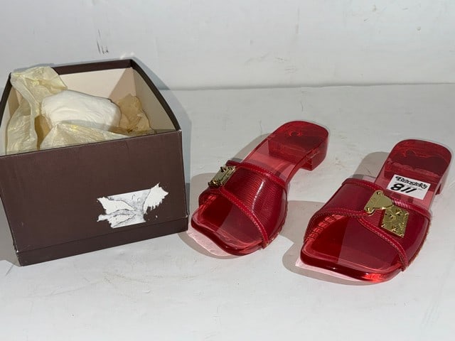 LOUIS VUITTON EPI PLAGE MULES SANDAL, SIZE 39, CLEAR PINK (1 of 4)