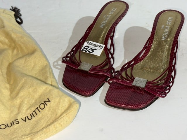 LOUIS BUITTON CHEVREAU (SNAKE SKIN) SANDAL, SIZE 39.5: LOUIS BUITTON CHEVREAU (SNAKE SKIN) SANDAL, SIZE 39.5