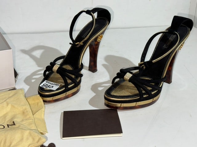 LOUIS VUITTON BLACK SUEDE ANKILE STRAPS PUMPS W/5" HEEL, SIZE 40: LOUIS VUITTON BLACK SUEDE ANKILE STRAPS PUMPS W/5" HEEL, SIZE 40