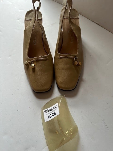 LOUIS VUITTON LADIES SHOES, SIZE 39 (1 of 4)