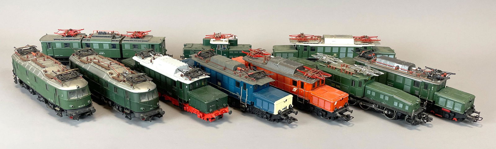 Set of 10 electric locomotives from Märklin. H0 Trace. Various models. (1 of 16)