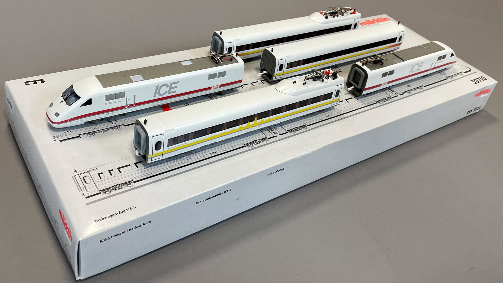 Märklin digital 39710. ICE-5 powered rail car train. H0 trace.: In original box. Excellent condition.