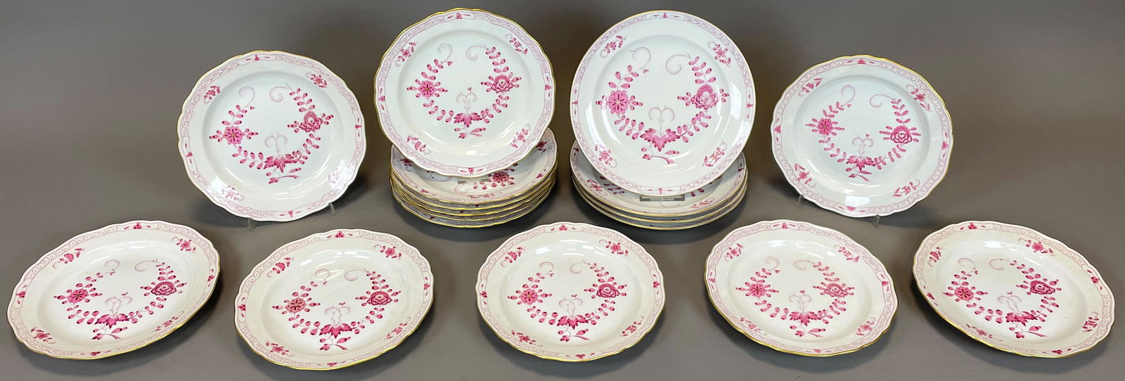 17 Speiseteller Meissen. 3. Wahl. Dekor "Indisch Purpur". (1 of 15)