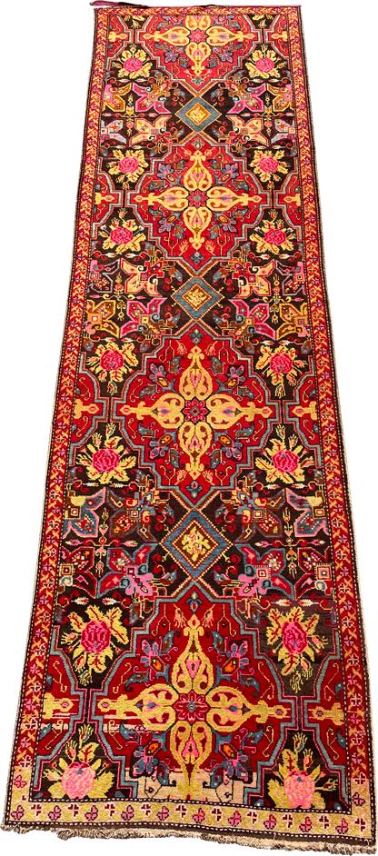Karabagh. Orientteppich. - Karabagh. Oriental carpet.: Circa 414 cm x 118 cm. Orientteppich. Handgeknüpft. In der Länge gekürzt. Iran. Kategorie: Teppiche und Textilien. Approx. 414 cm x 118 cm. Oriental carpet. Hand knotted. Shortened in l