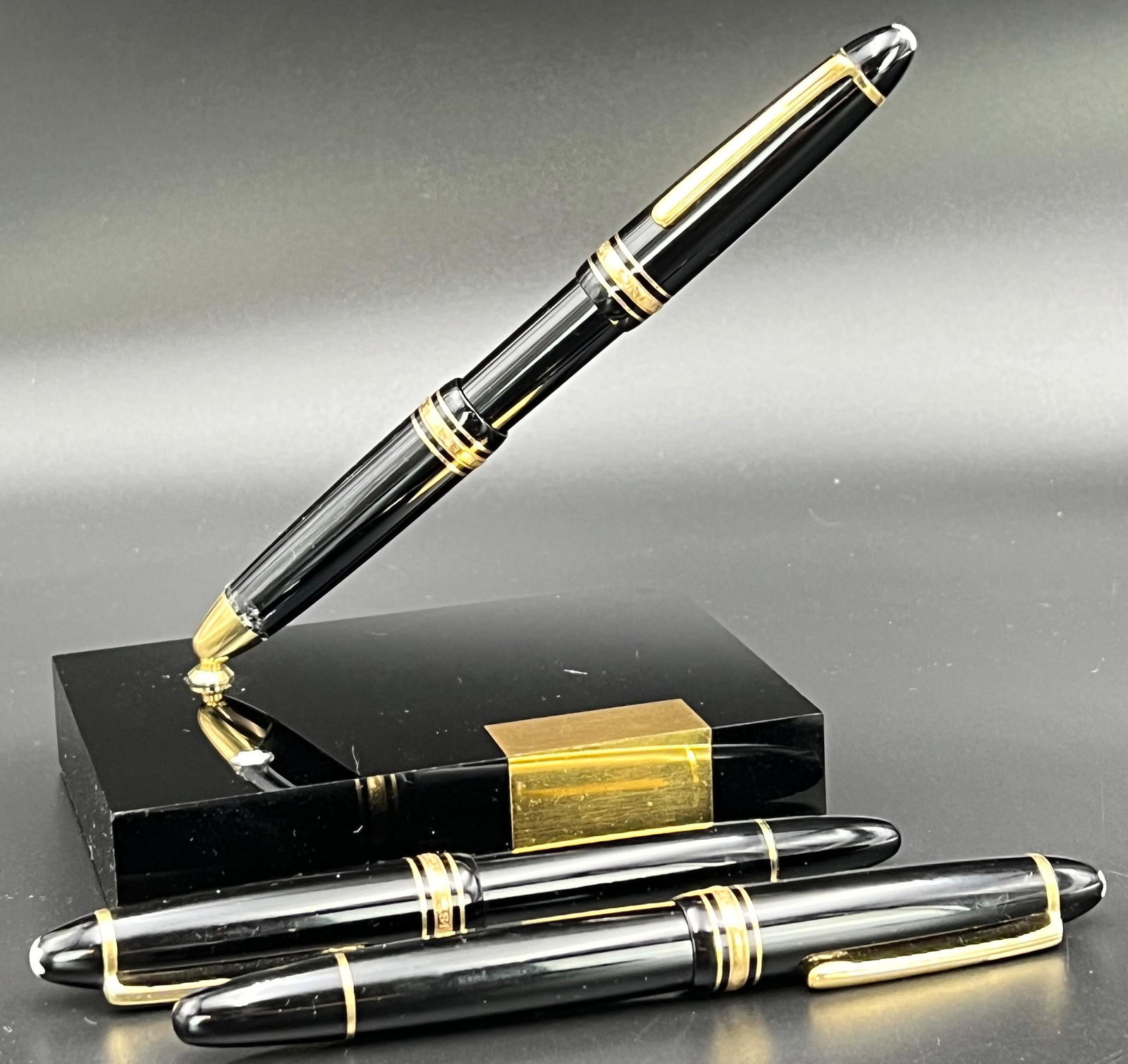 MONTBLANC. Collection of writing instruments. Masterpieces. LeGrand no. 166 and 146. (1 of 11)