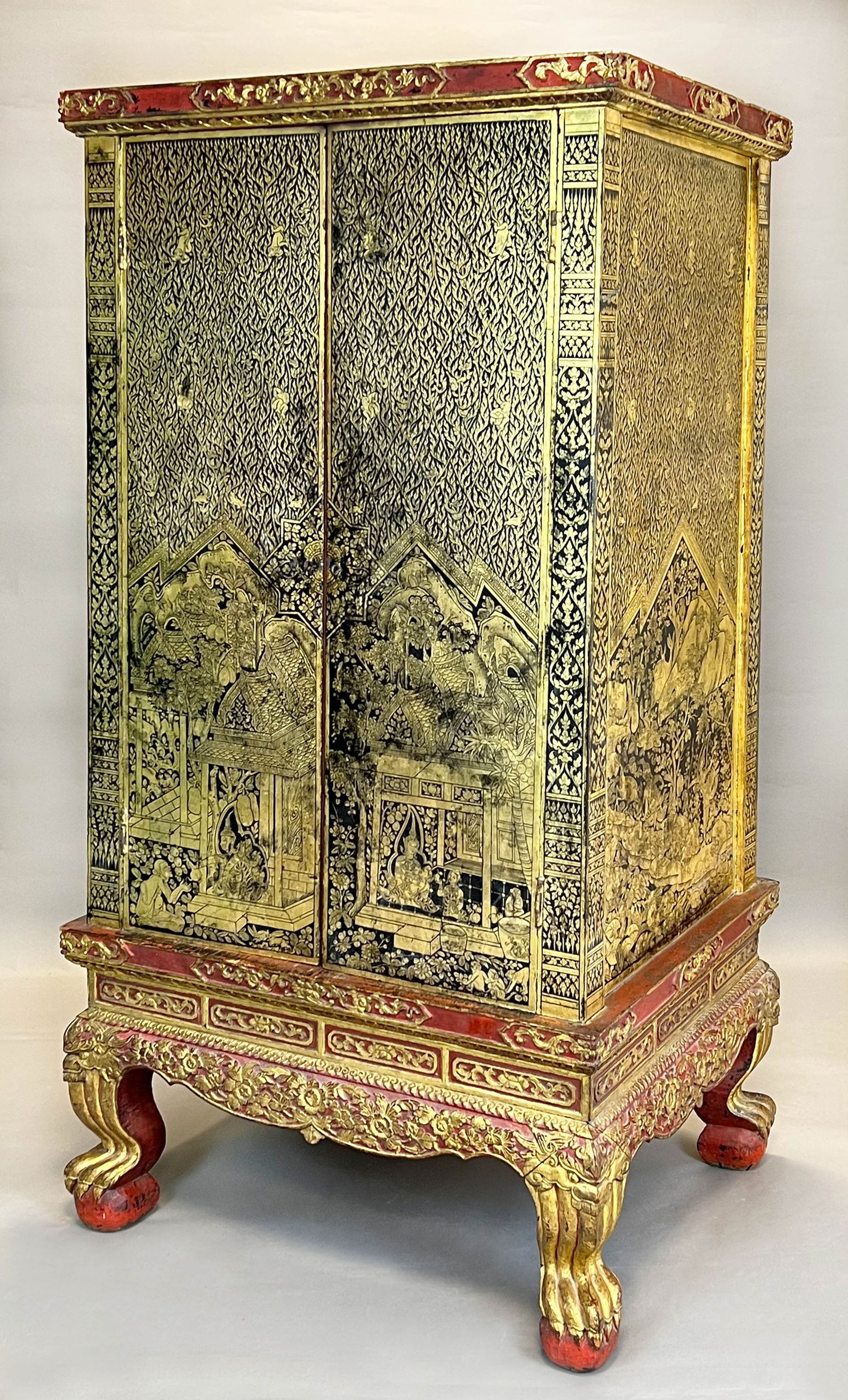 Cambodian cabinet. Made in China. Gold painting. Probably around 1900. (1 of 20)