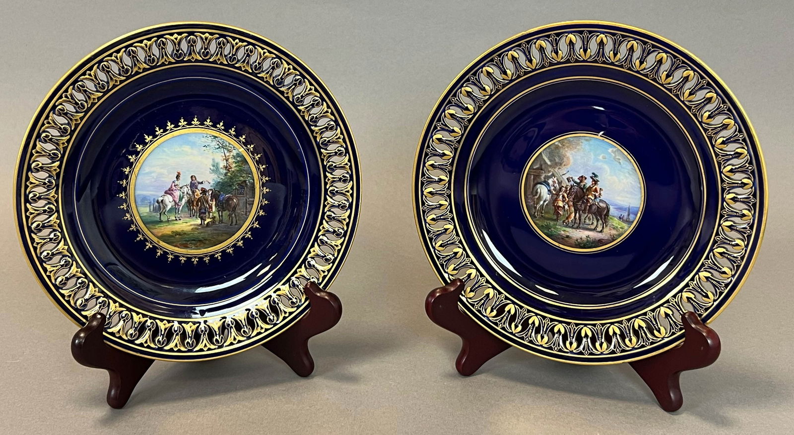Two breakthrough plates. MEISSEN. Knaufzeit. (1 of 15)