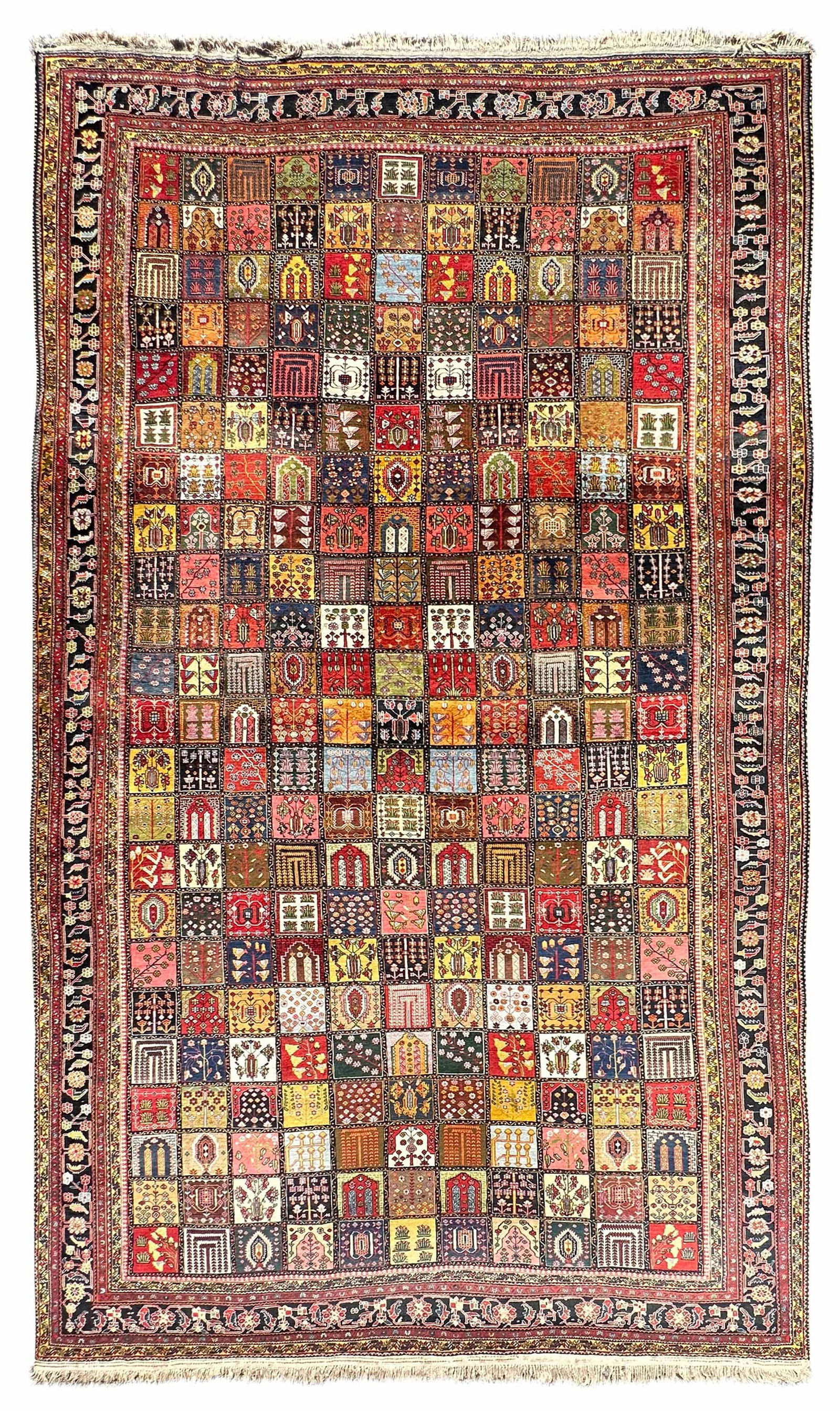 Bakhtiar. Monumental palace carpet. 253 fields. Oversize. Around 1920. (1 of 20)