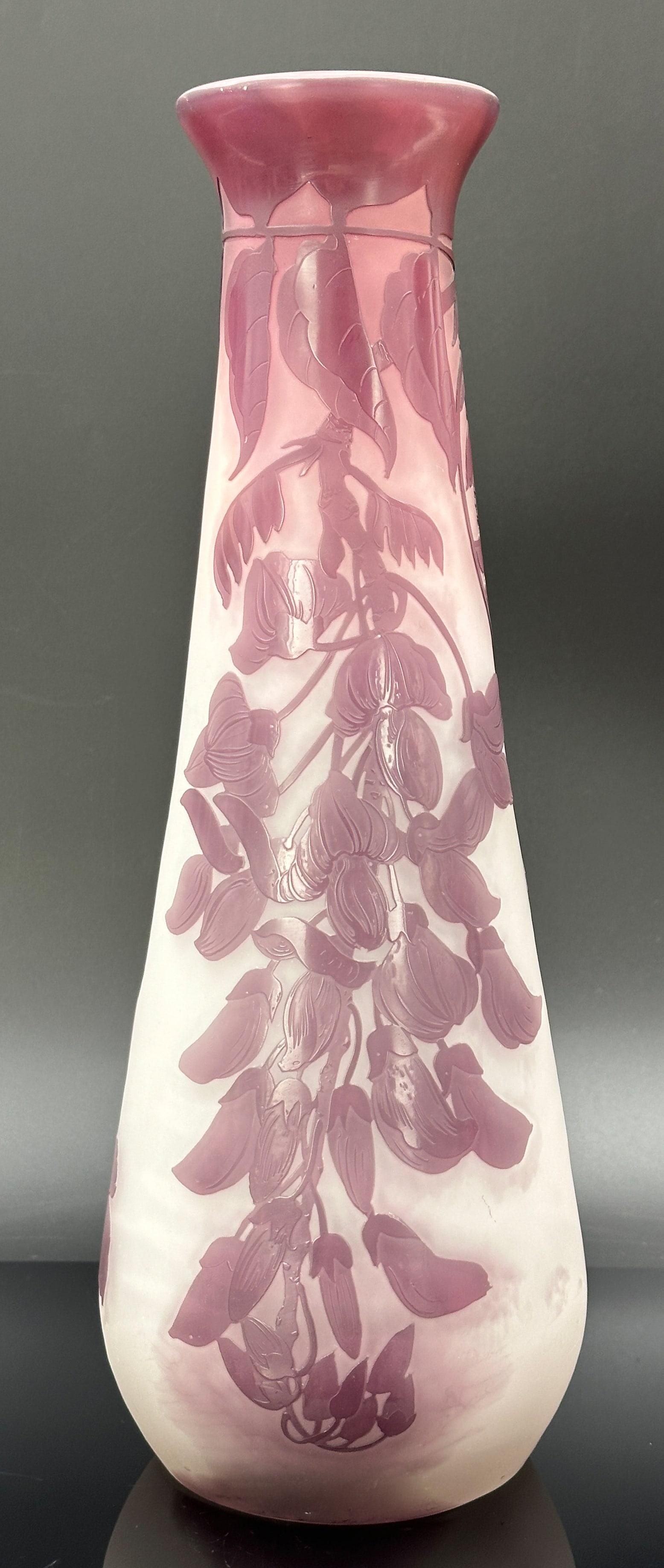 Große Vase. Emile GALLÉ (1846 - 1904). Um 1905.  |  Large vase. Emile GALLÉ (1846 - (1 of 9)