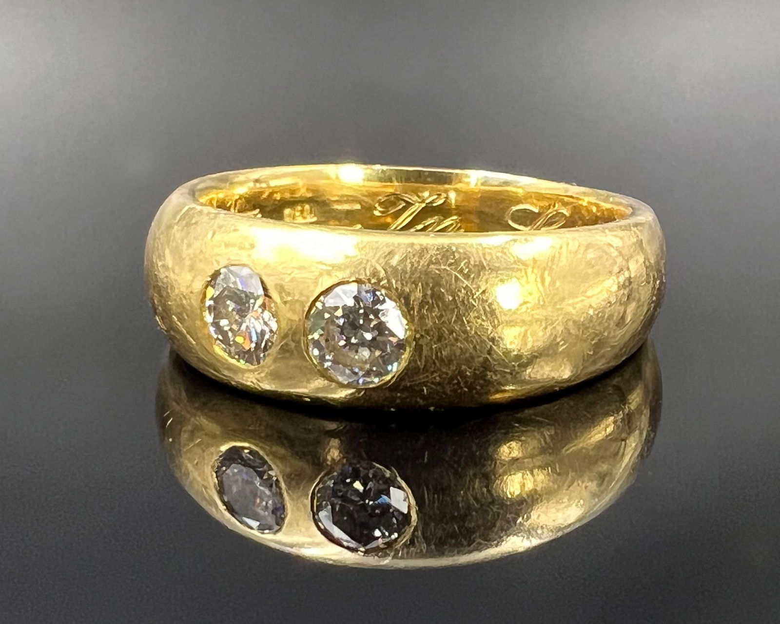 Verlobungs- bzw. Ehering. 750 Gelbgold mit 2 Brillanten.  |  Engagement or wedding ring. 750 yellow (1 of 10)