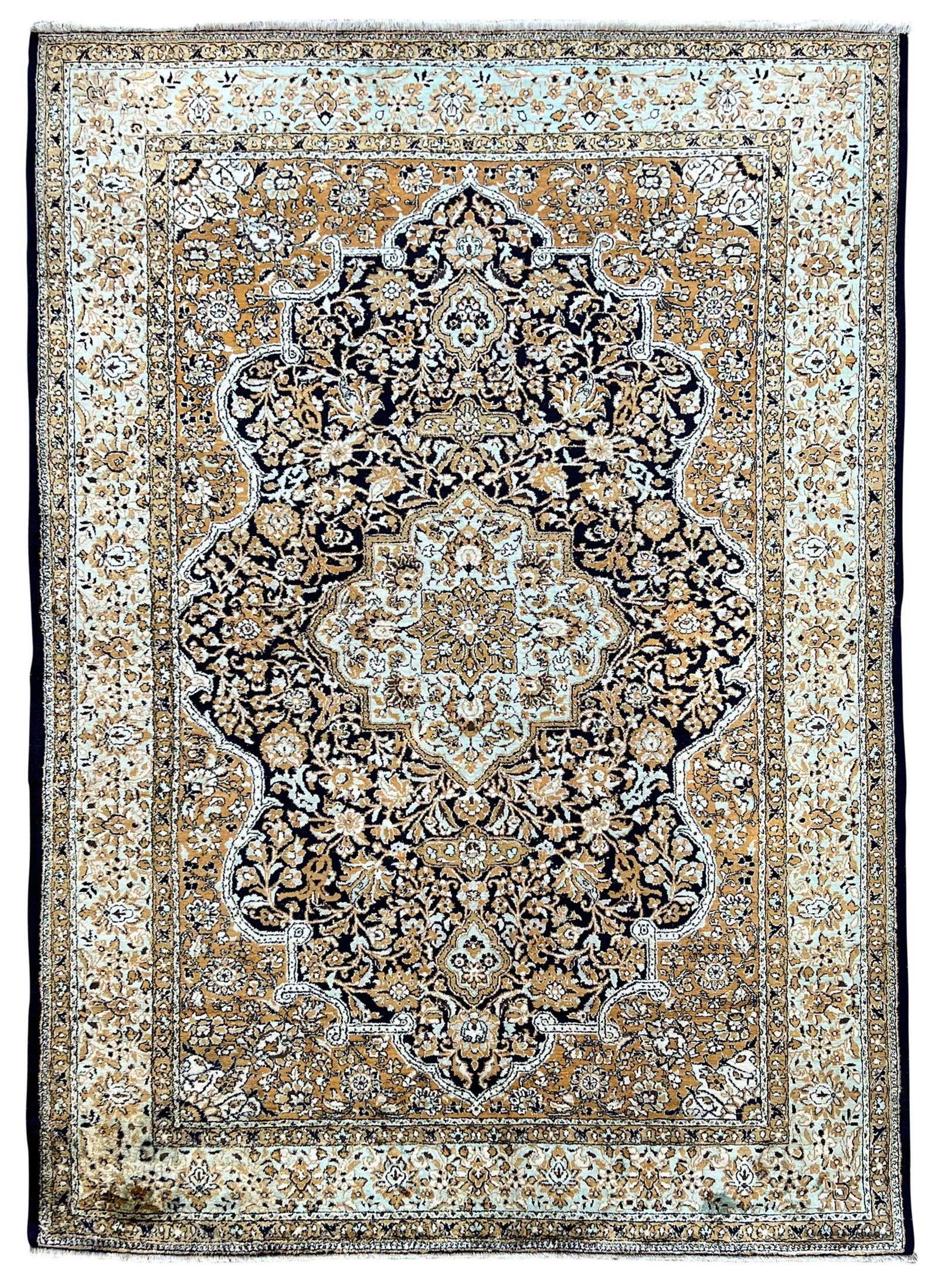 Ghom Seide. Orientteppich. Um 1960.  |  Ghom silk. Oriental carpet. Circa 1960. (1 of 10)