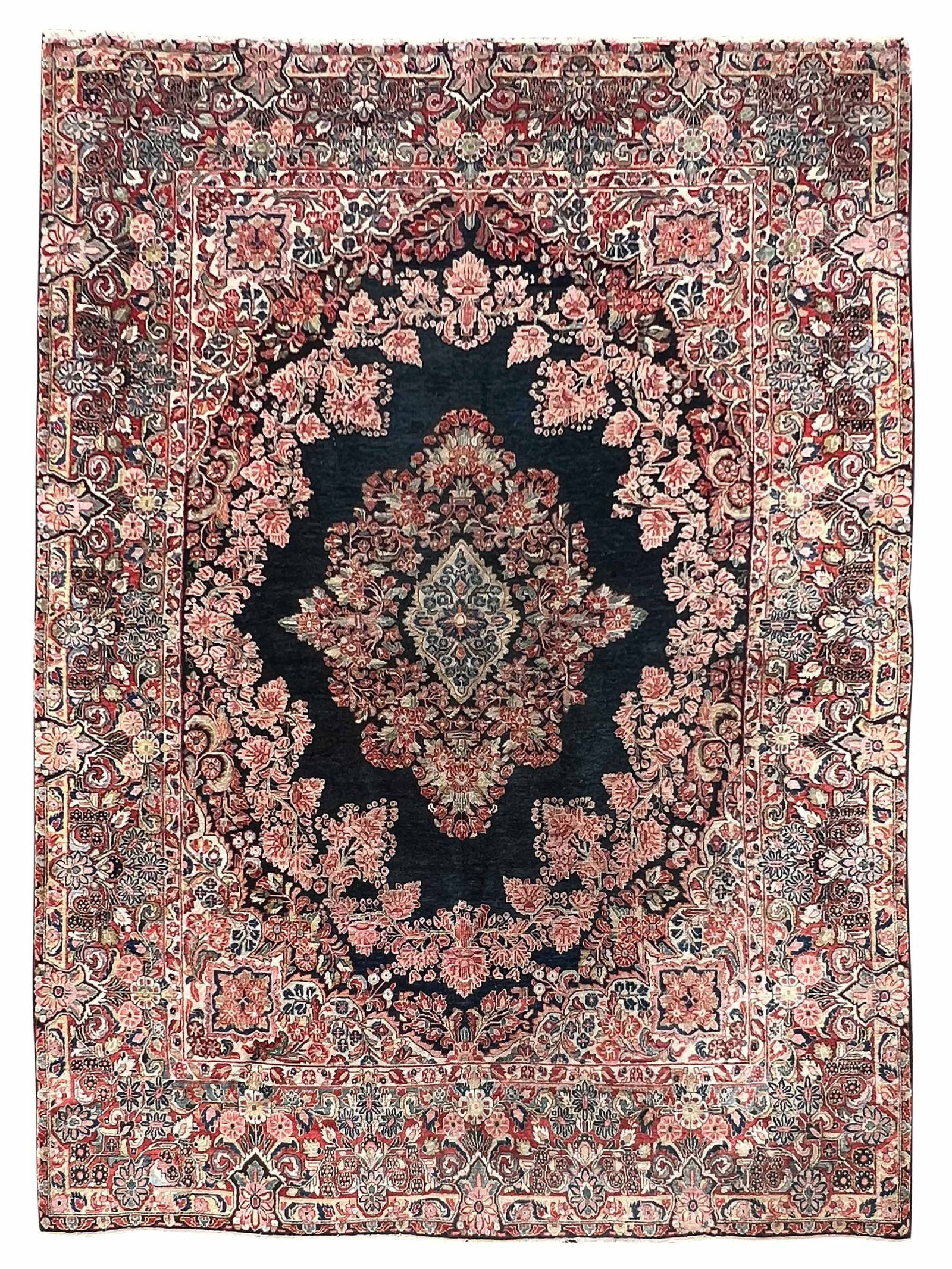 US-Reimport Saruk. Orientteppich. Um 1920.  |  US re-import Saruk. Oriental carpet. Circa 1920. (1 of 17)