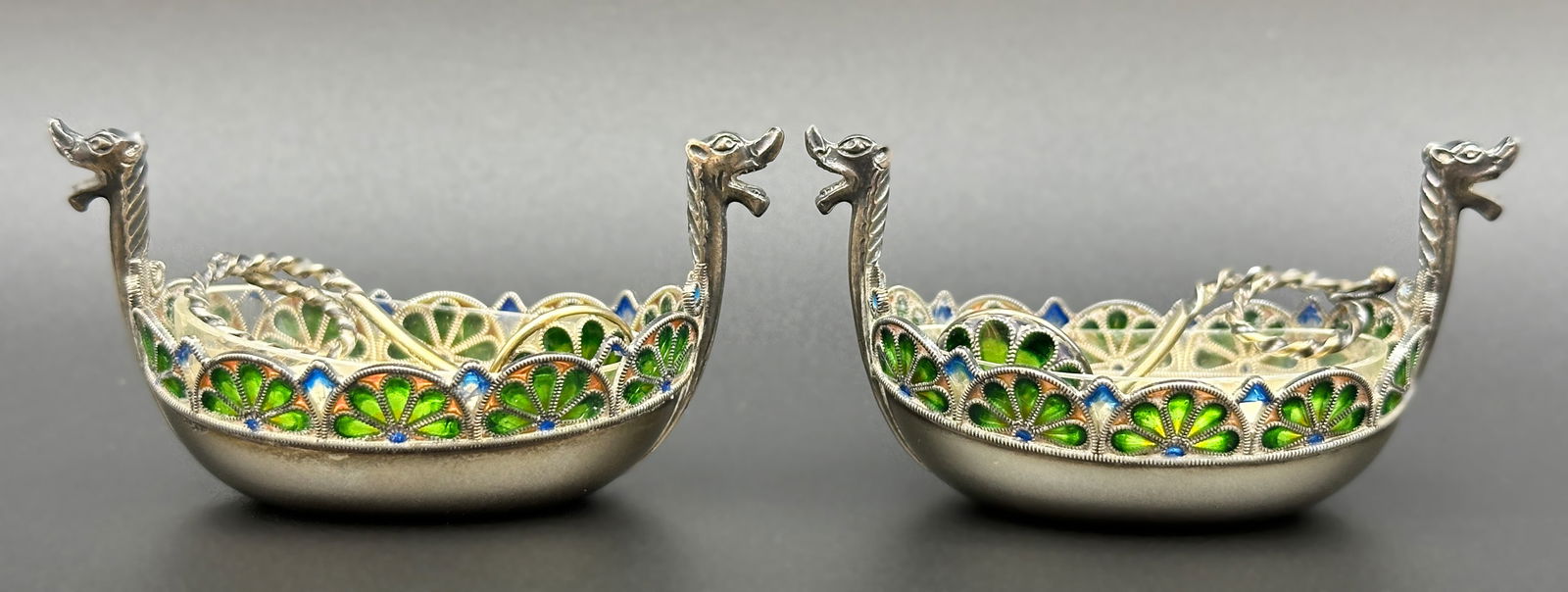 David ANDERSEN (1888 - 1925). Paar Salzgefäße. Wikingerschiffe. Plique-a-jour. Sterling Silber. Um (1 of 20)