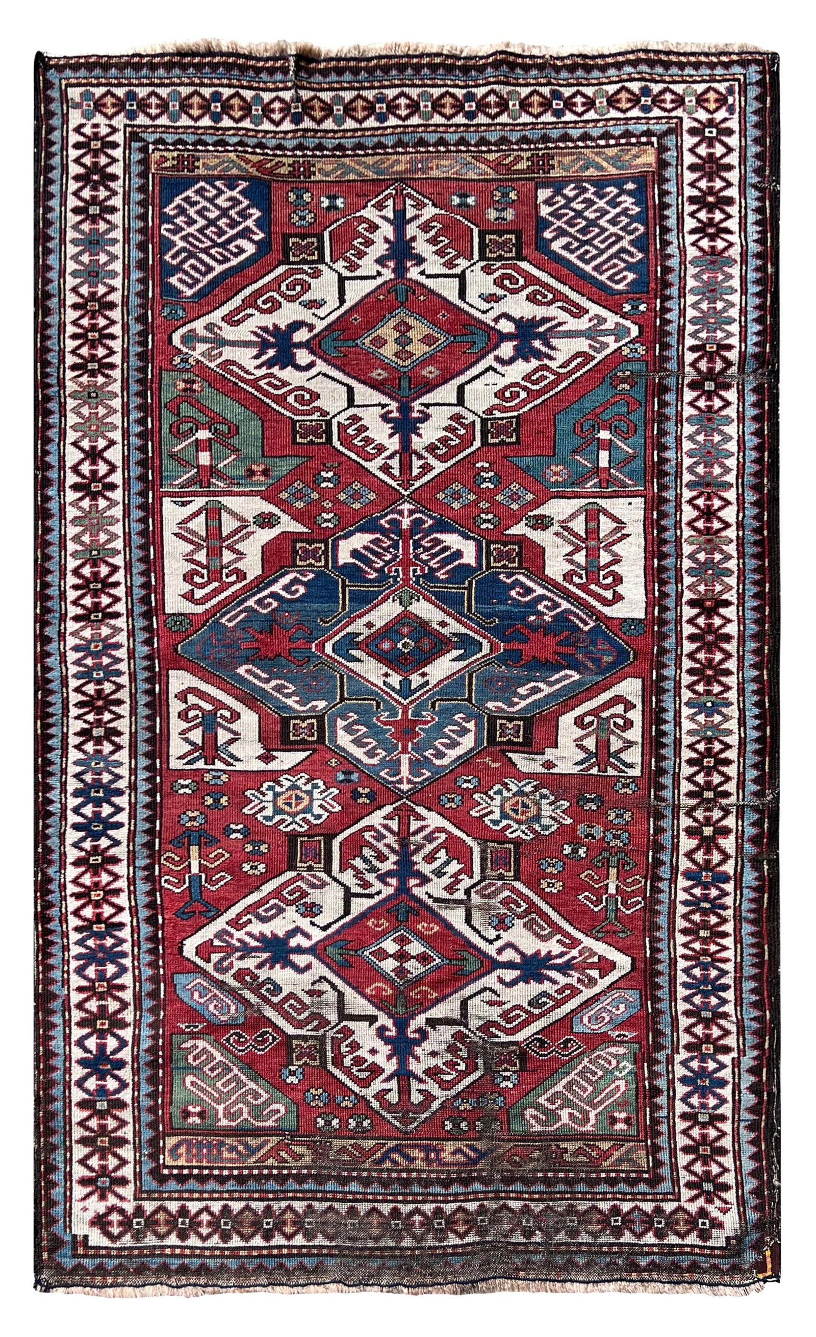 Kazak. Karabach-Gebiet. Kaukasus. Um 1900.: Circa 218 cm x 129 cm. Handgeknüpft. Wolle auf Wolle. Stellenweise stark belaufen. Teils dünn im Flor. Grundgewebe teils sichtbar. Zustand siehe Fotos. Kategorie: Teppiche und Textilien Appr